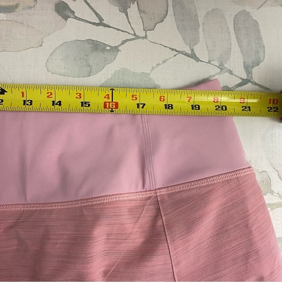 Athleta Womens Run with it textured 3.5” athletic shorts size 2X - Picture 10 of 12